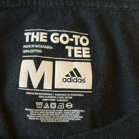 Adidas Classic Go-To Black and Red T-shirt. Size M - Picture 4 of 4